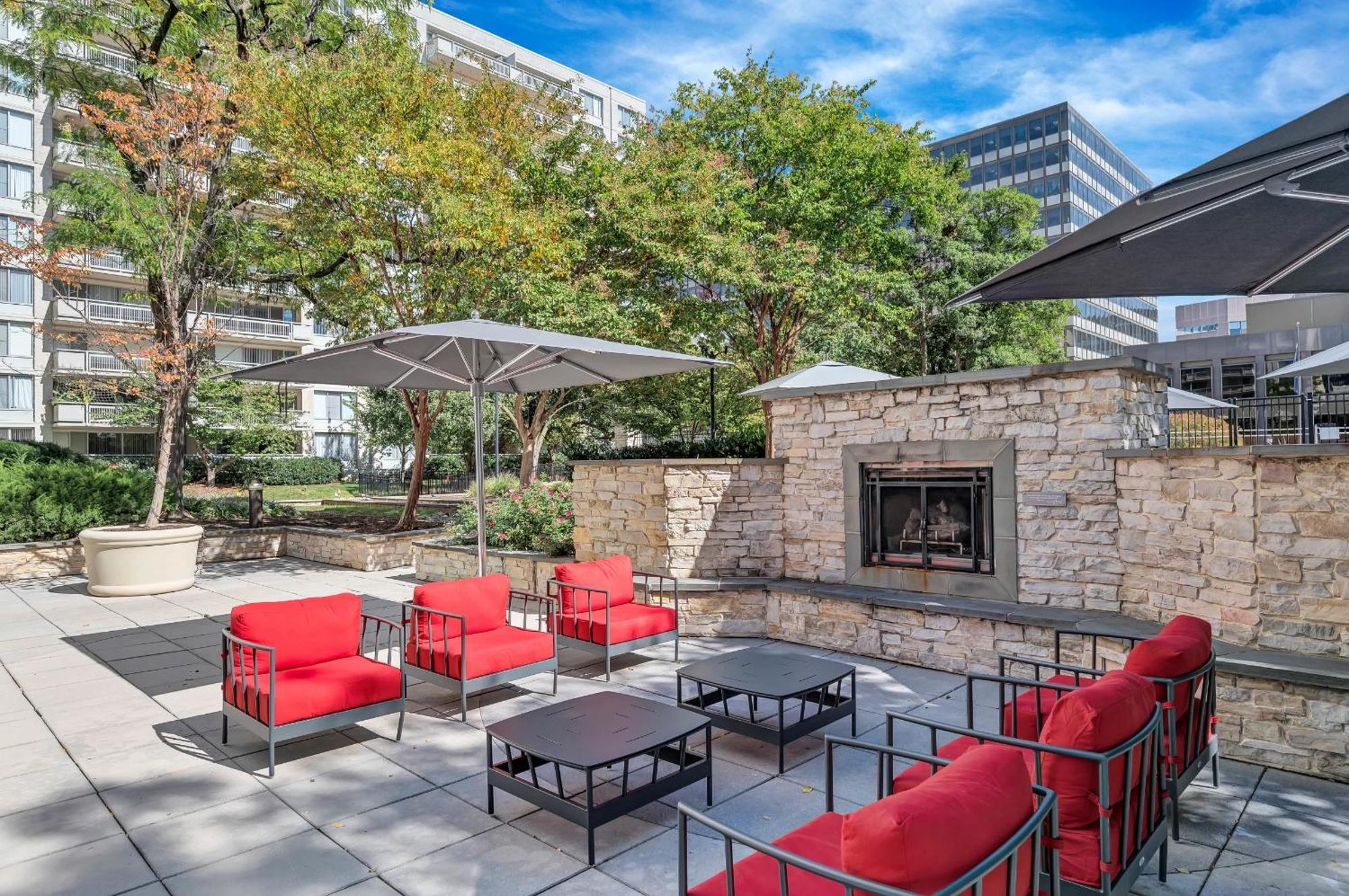 Beautiful 2Br Apartment At Crystal City With Gym Arlington Kültér fotó